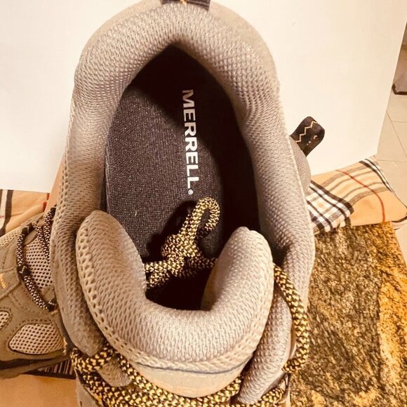 Sandals_&_Flip_Flops